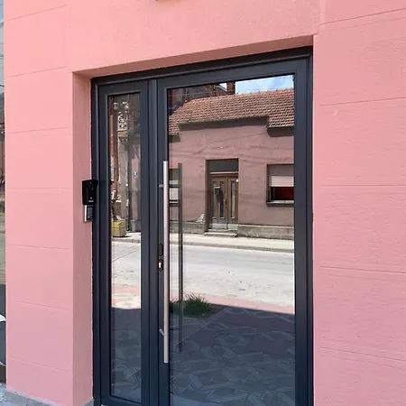 Pink House Apartment Jagodina