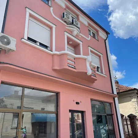 Pink House Apartment Jagodina