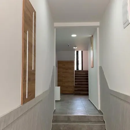 Pink House * Jagodina