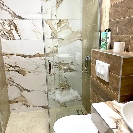 Apartament Pink House *