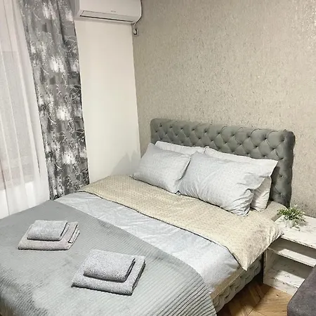 Pink House 公寓 雅戈丁那