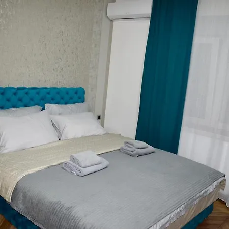 Pink House * ג'אגודינה