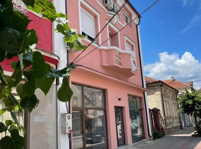 Apartament Pink House *